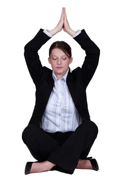 Businesswoman meditating — Stock Photo, Image