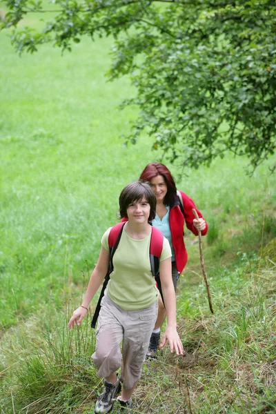 Women hiking — Stock Photo, Image