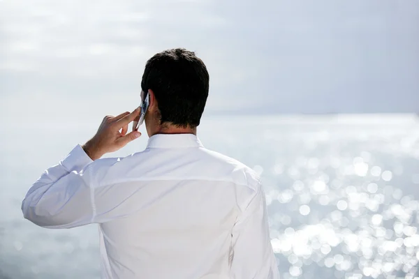 Man talking on the phone — Stock Photo, Image
