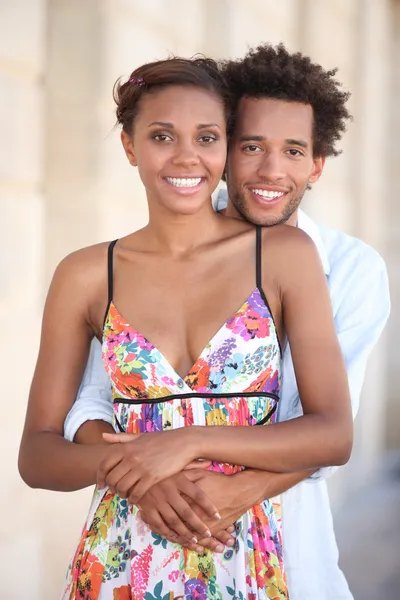 Summery couple in love — Stock Photo, Image