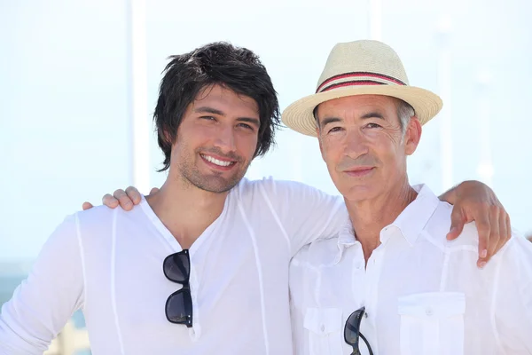 Otec a syn na dovolené společně — Stock fotografie