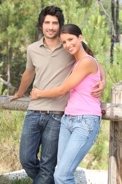 Happy couple stood in forrest — Stock Photo, Image