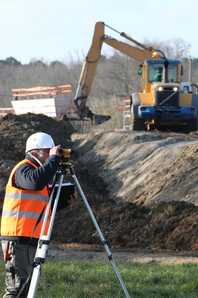 A land surveyor using an altometer — Stock Photo, Image