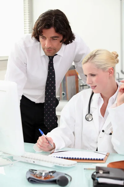 Two medical professionals — Stock Photo, Image