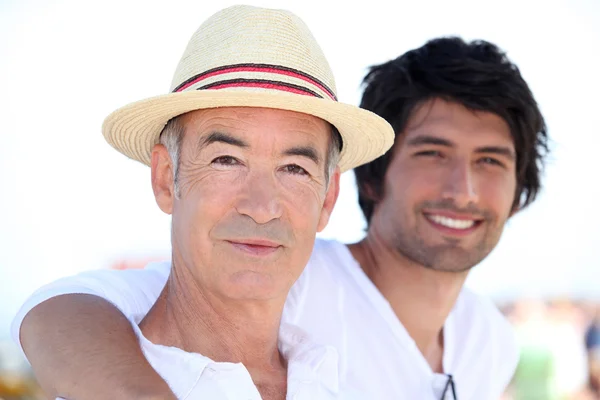 Vader en zoon op vakantie — Stockfoto