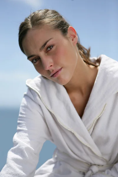 Woman relaxing near the sea — Stock Photo, Image