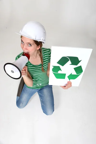 Bauarbeiter ruft zum Recycling auf — Stockfoto
