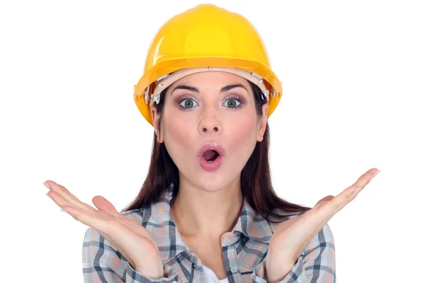 Chocado trabalhador da construção feminina — Fotografia de Stock