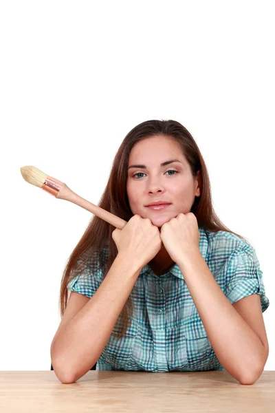 Kvinna med en pensel — Stockfoto
