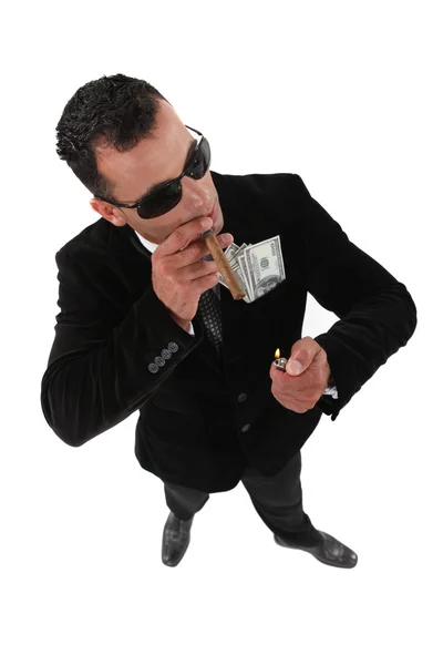Подозрительный бизнесмен — стоковое фото
