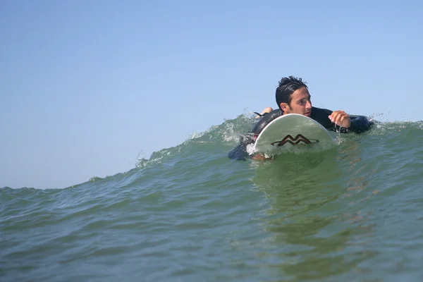Uomo surf — Foto Stock
