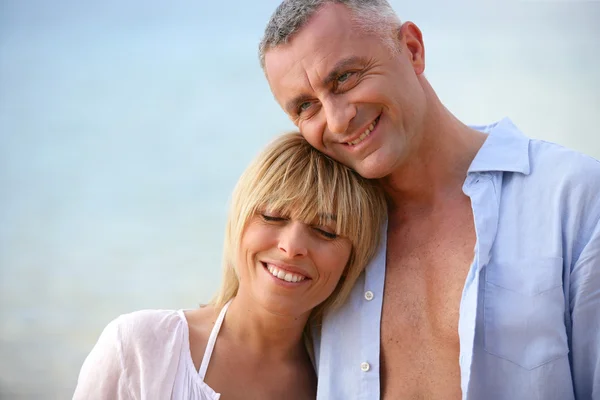 Relaxed couple in the summer — Stock Photo, Image