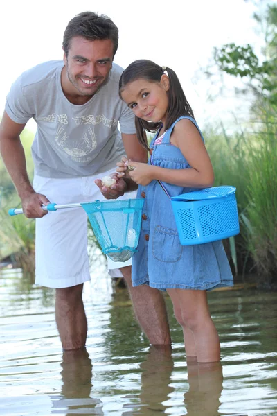 Vater und Tochter angeln — Stockfoto