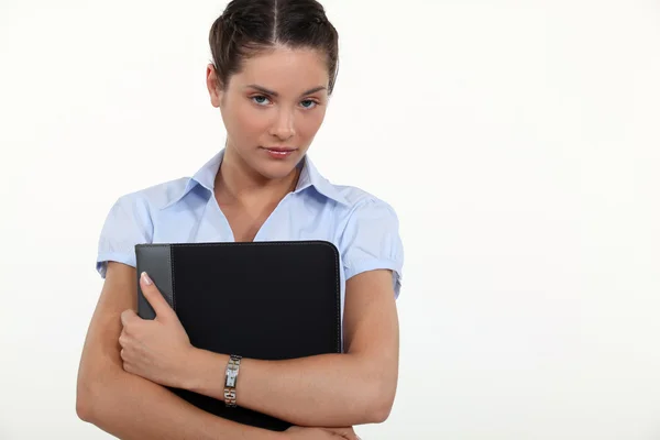 Mulher séria com caso de laptop — Fotografia de Stock