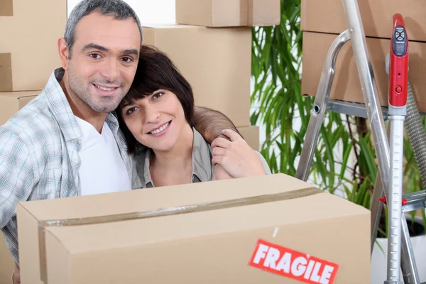 Couple moving home — Zdjęcie stockowe