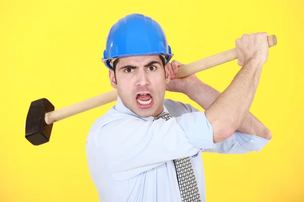 Hombre enojado con martillo de trineo —  Fotos de Stock