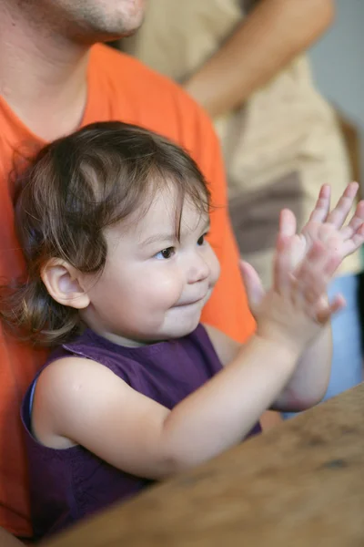 Baby clapping — Stock Photo, Image