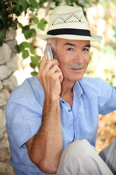 Portrét muže na telefonu — Stock fotografie