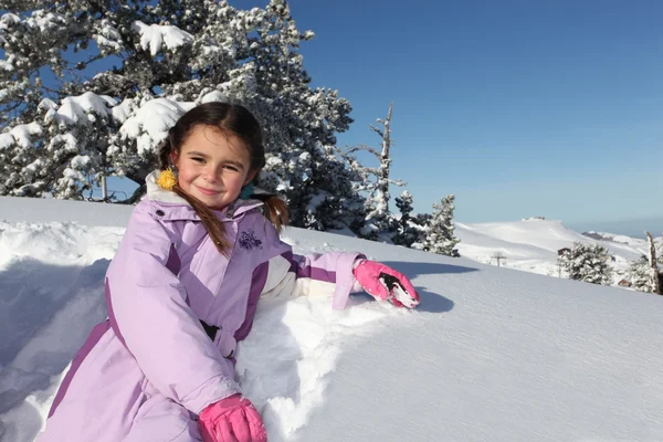 Bambina nella neve — Foto Stock