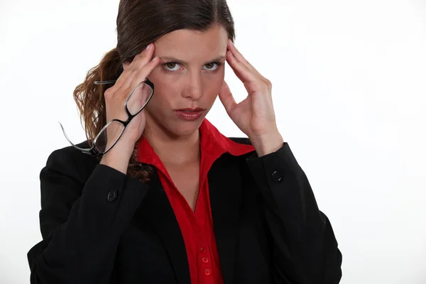 Kobieta cierpiąca na ból głowy — Zdjęcie stockowe