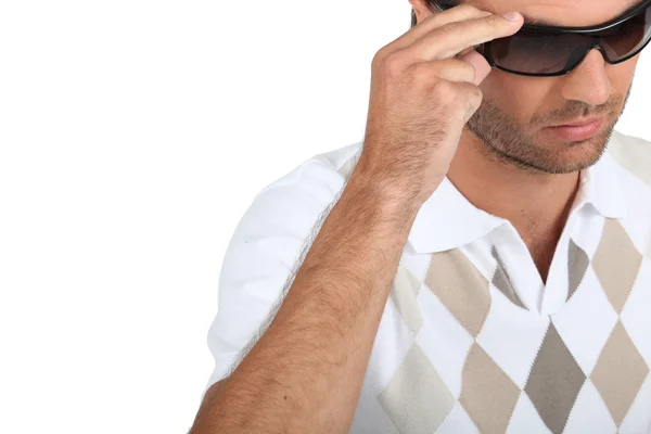 Muž nosí sluneční brýle, studio zastřelil — Stock fotografie