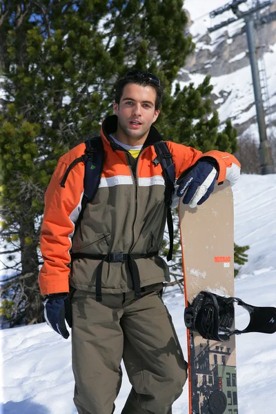 Snowboardista pózuje — Stock fotografie