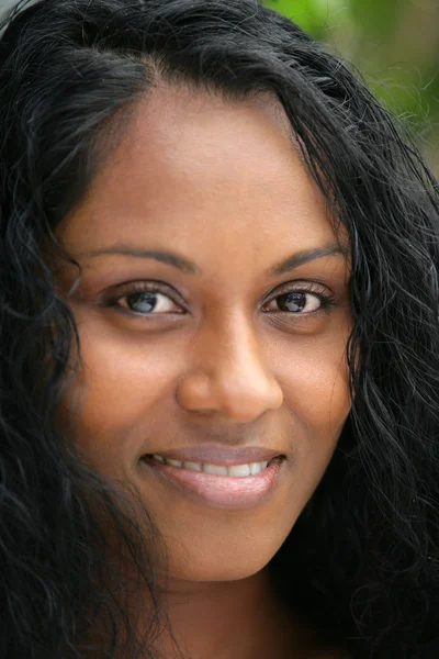 Close-up de uma mulher negra — Fotografia de Stock