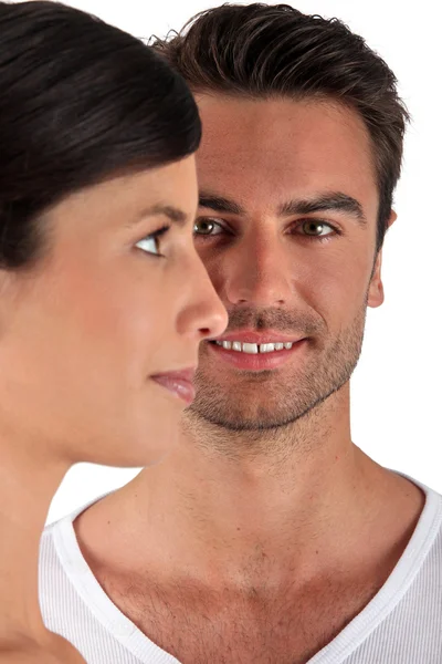 Couple facing different directions — Stock Photo, Image