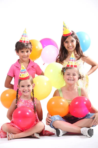 Bambini che danno una festa — Foto Stock