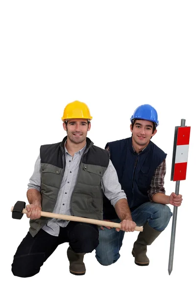 Duo voor workman poseren in studio — Stockfoto