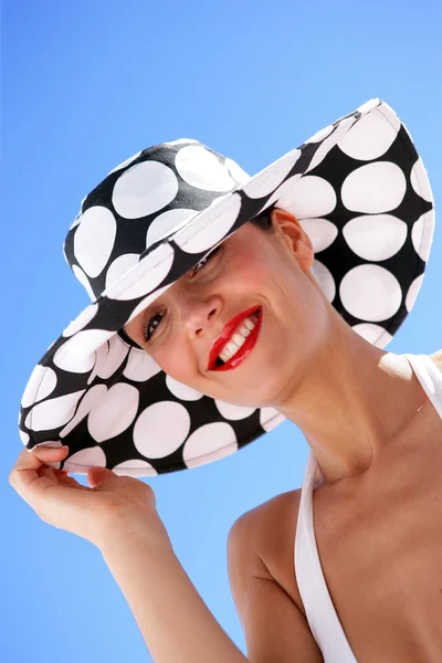 Elegancki kobieta kapeluszu — Zdjęcie stockowe