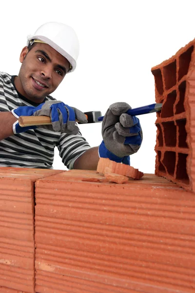 Mason carving bricks — Stock Photo, Image