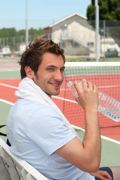 Giocatore di tennis in panchina — Foto Stock