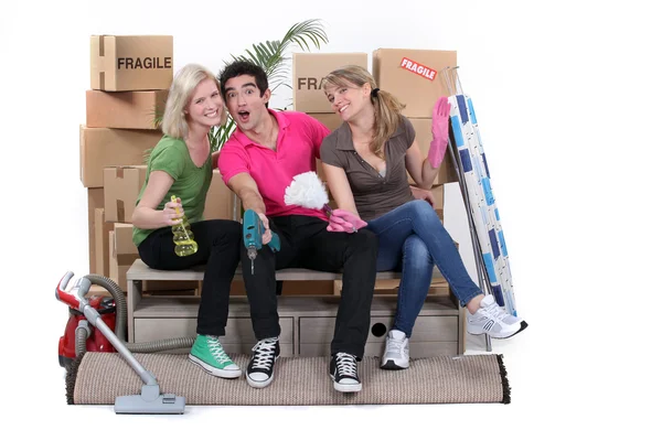 Friends cleaning house — Stock Photo, Image