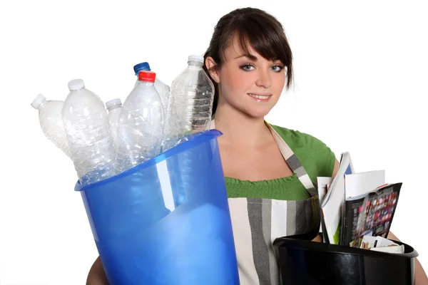 Młoda kobieta, recykling — Zdjęcie stockowe