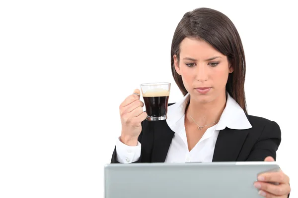 Donna d'affari con caffè — Foto Stock