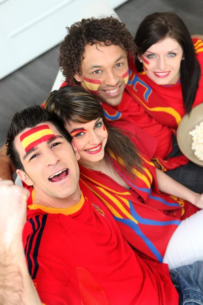 Fãs de futebol espanhol em casa — Fotografia de Stock