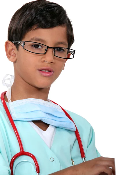 Мальчик в костюме врача — стоковое фото