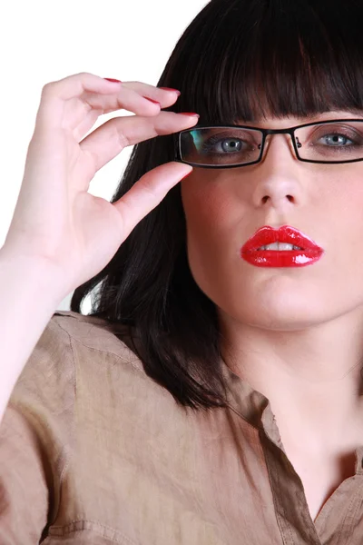 Fantastisk kvinna som bär glasögon — Stockfoto