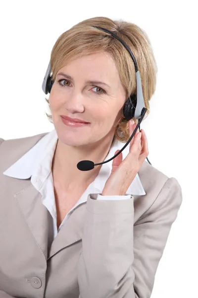 Sekretärin trägt ein Headset — Stockfoto