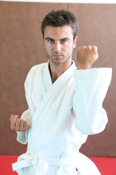 Młodych praktykujących w judo — Zdjęcie stockowe