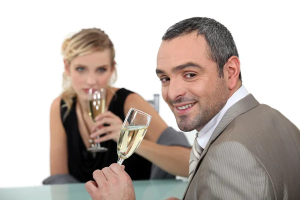 Romantisk middag på restaurang — Stockfoto