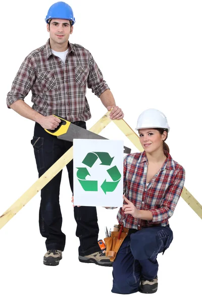 Builders pledging to recycle — Stock Photo, Image
