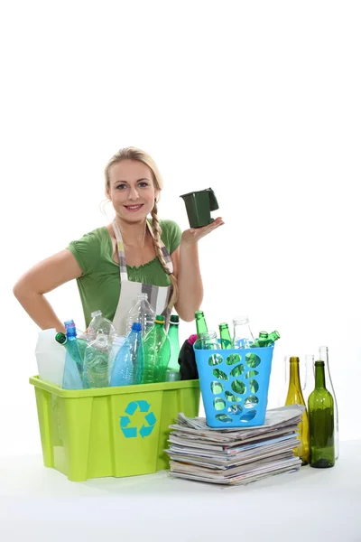Recycling van flessen en papier — Stockfoto