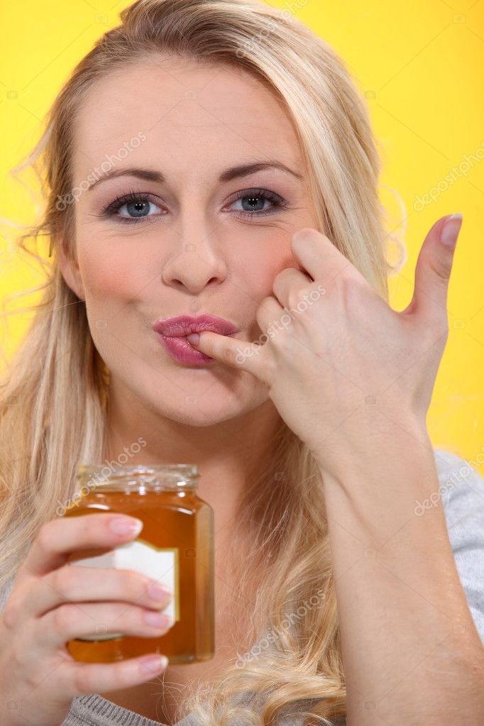 Hoe vinger een meisje en maak haar spuiten