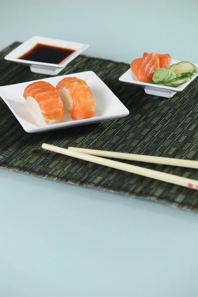 Elegant sushi presentation — Stockfoto