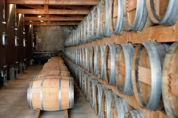 Cave de armazenamento de vinho — Fotografia de Stock