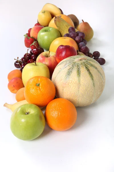 Frutos diversos isolados — Fotografia de Stock