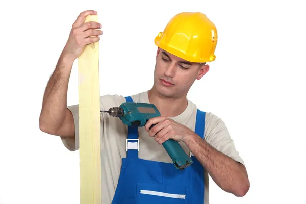 Constructor con taladro inalámbrico — Foto de Stock