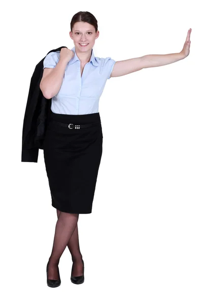 Geschäftsfrau stand lässig mit Jacke über der Schulter — Stockfoto